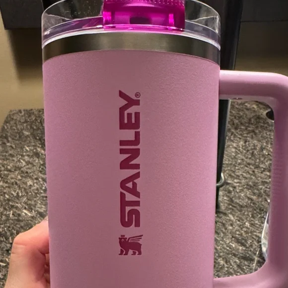 Stanley The Flip Straw Quencher Protour Tumbler- 30oz. Soft Orchid color - Picture 3 of 7